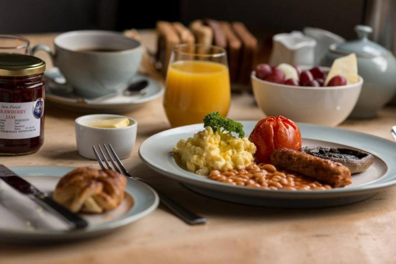 Cottage Lodge Hotel Brockenhurst Bagian luar foto